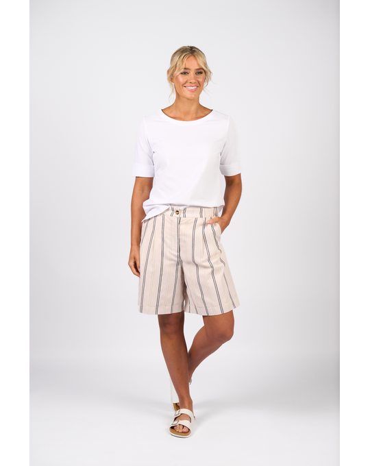 VASSALLI WIDE LEG ABOVE KNEE SHORT WITH PLEAT DETAIL